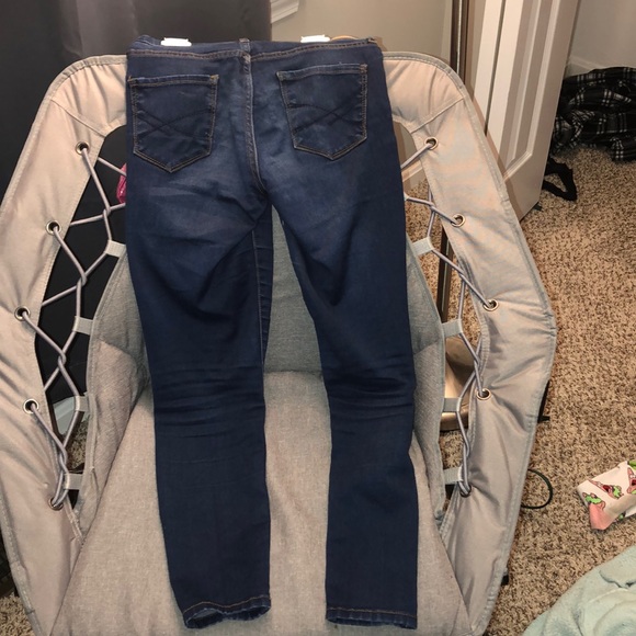 Blue Jeans - Picture 3 of 6